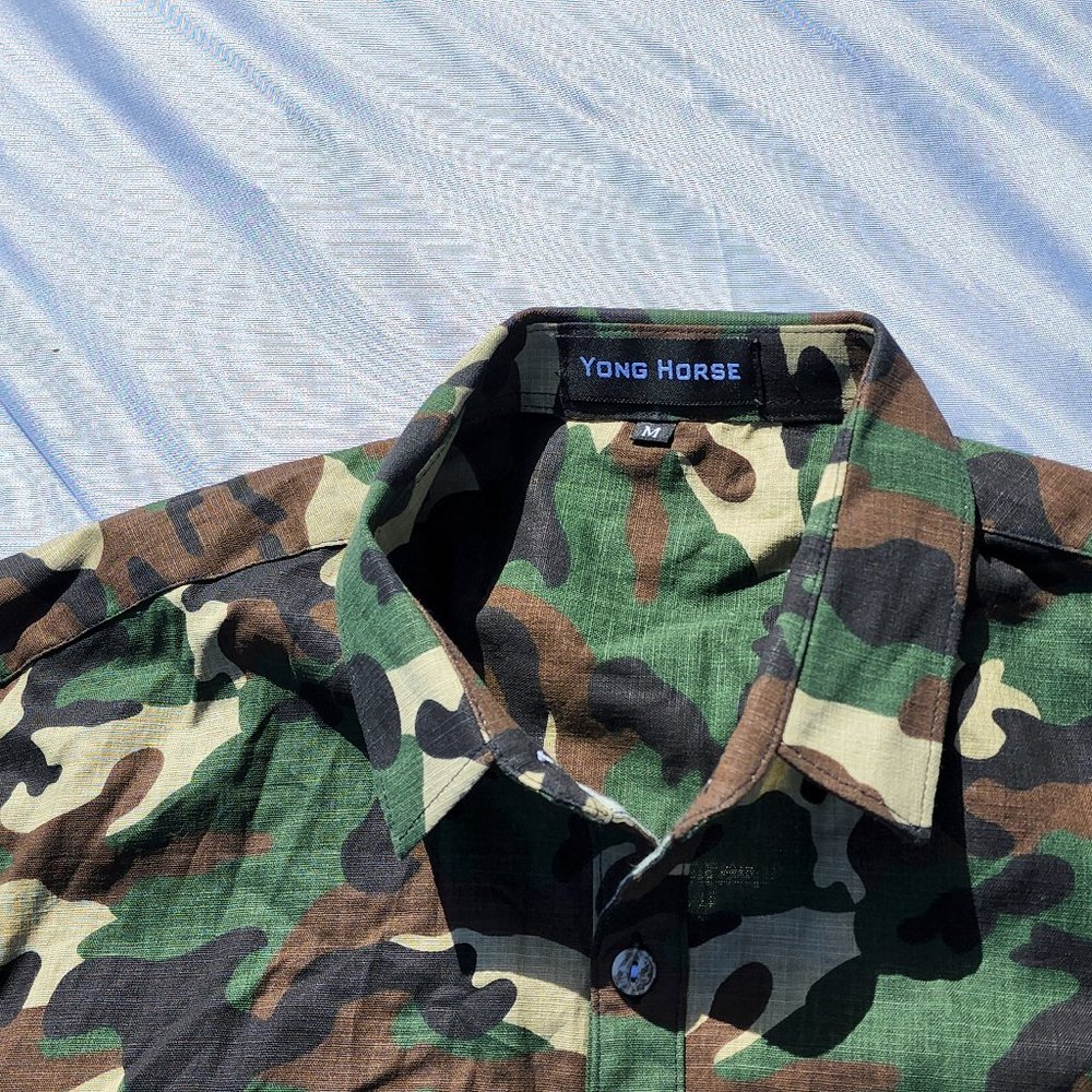 Yong Horse Button Camo Long-sleeved Shirt